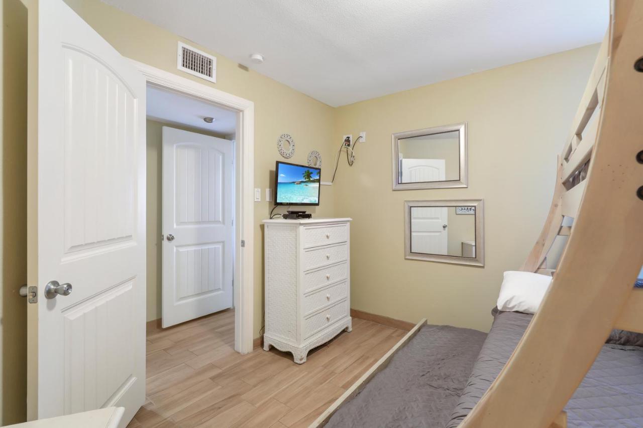 Ground Floor Beachfront Beauty! Steps To The Beach And Pool South Padre Island Exteriör bild