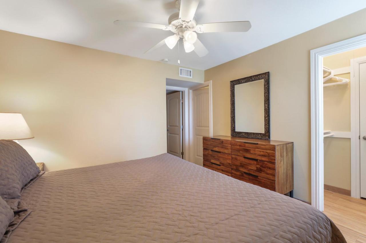 Ground Floor Beachfront Beauty! Steps To The Beach And Pool South Padre Island Exteriör bild