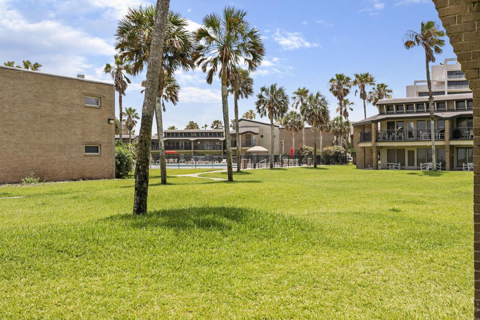 Ground Floor Beachfront Beauty! Steps To The Beach And Pool South Padre Island Rum bild