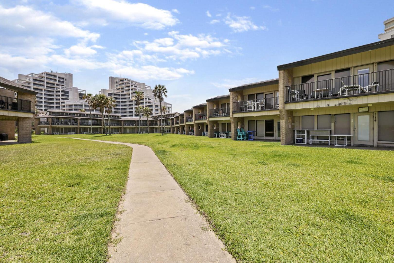 Ground Floor Beachfront Beauty! Steps To The Beach And Pool South Padre Island Rum bild